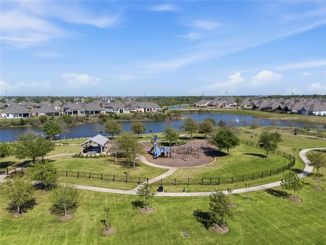 416 Bartlett Street, Webster, TX 77598