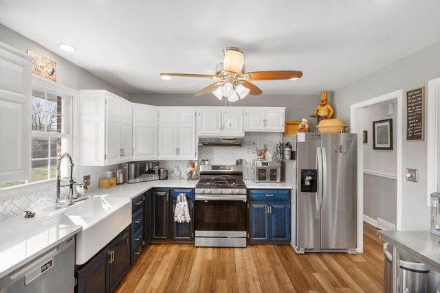 712 WEYLAND DR, Boonville, MO 65233