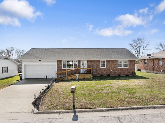 712 WEYLAND DR, Boonville, MO 65233