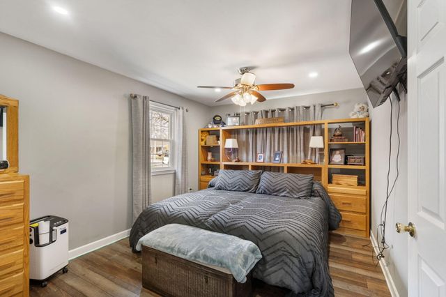 712 WEYLAND DR, Boonville, MO 65233