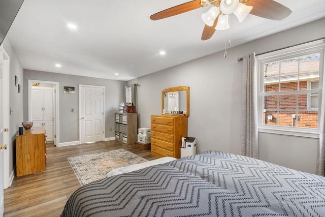 712 WEYLAND DR, Boonville, MO 65233