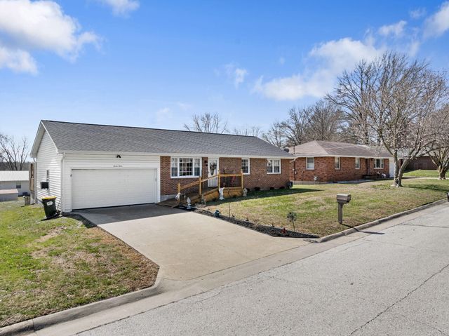 712 WEYLAND DR, Boonville, MO 65233