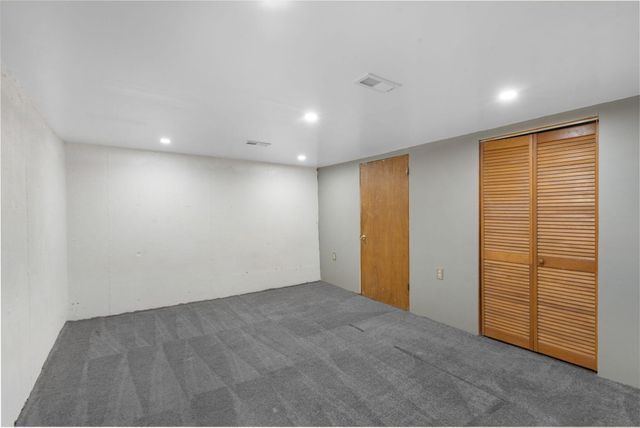 712 WEYLAND DR, Boonville, MO 65233