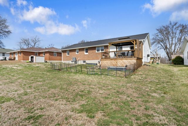 712 WEYLAND DR, Boonville, MO 65233