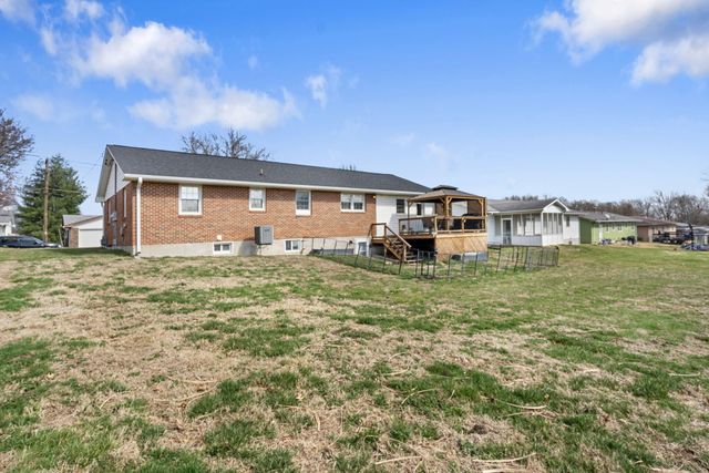 712 WEYLAND DR, Boonville, MO 65233