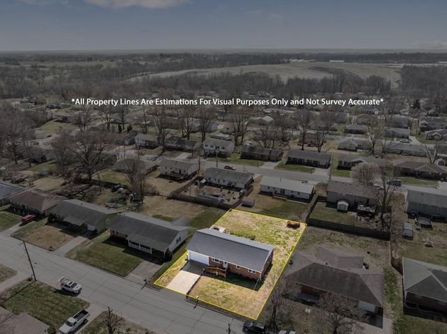 712 WEYLAND DR, Boonville, MO 65233