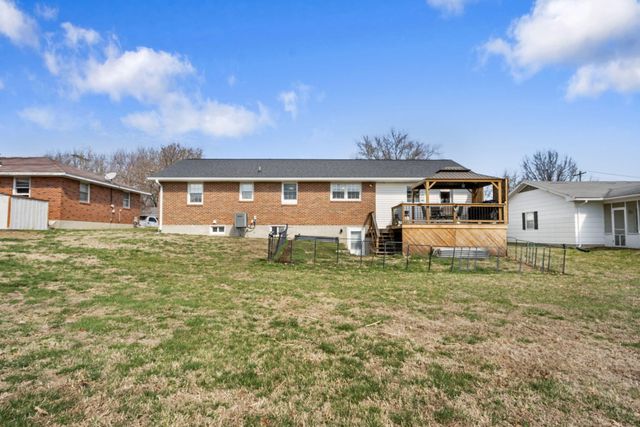 712 WEYLAND DR, Boonville, MO 65233