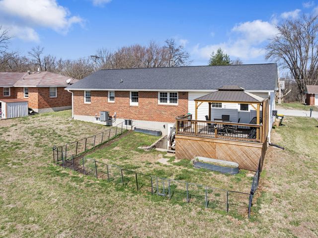 712 WEYLAND DR, Boonville, MO 65233