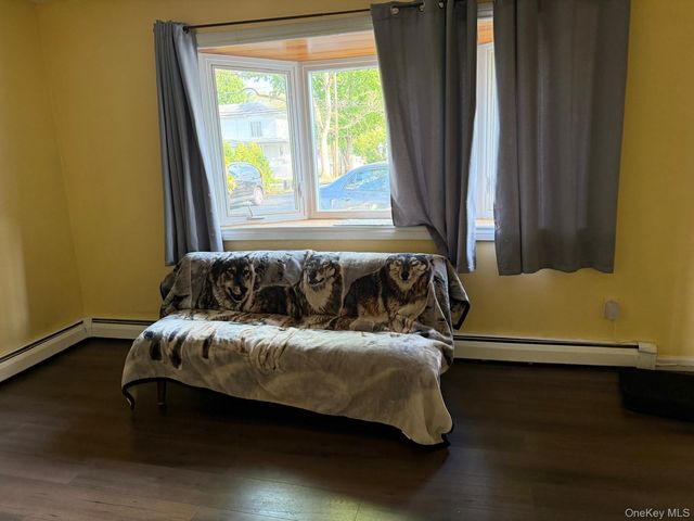 41 Fig Street, Central Islip, NY 11722
