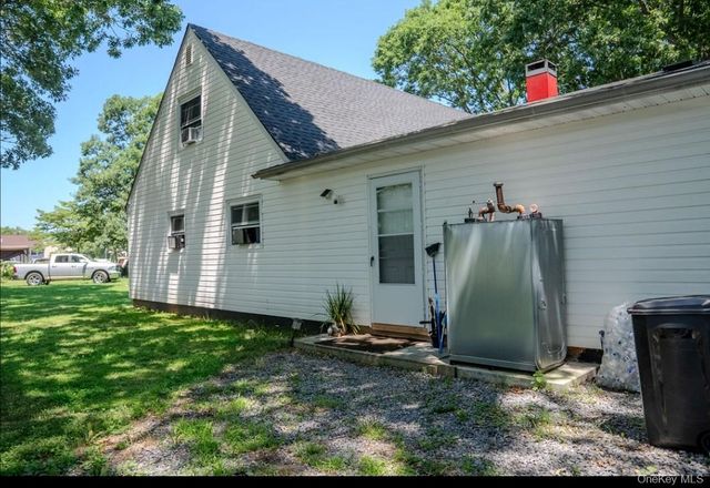 41 Fig Street, Central Islip, NY 11722