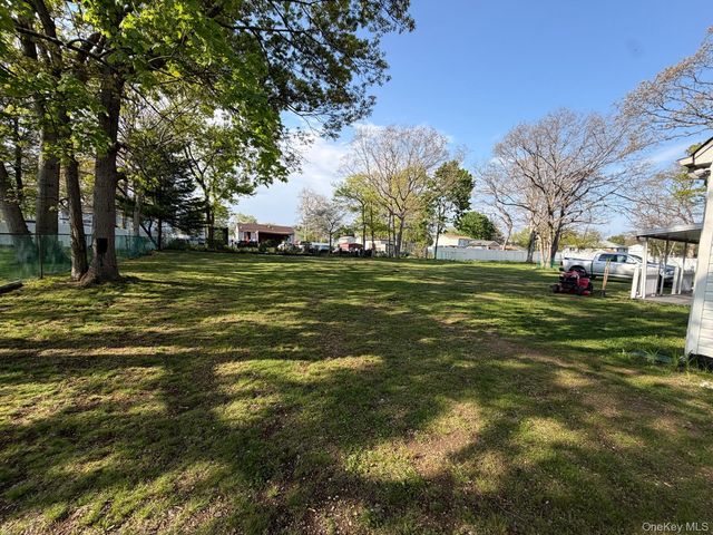 41 Fig Street, Central Islip, NY 11722