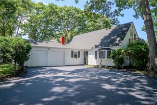 41 Fig Street, Central Islip, NY 11722