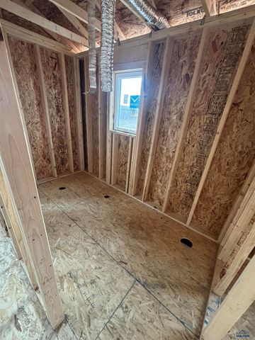 864 BUSHNELL CT, Box Elder, SD 57719