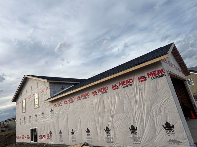 864 BUSHNELL CT, Box Elder, SD 57719