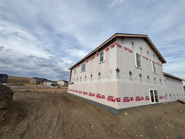 864 BUSHNELL CT, Box Elder, SD 57719