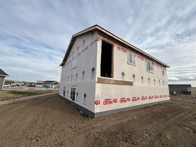 864 BUSHNELL CT, Box Elder, SD 57719