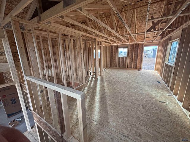 864 BUSHNELL CT, Box Elder, SD 57719