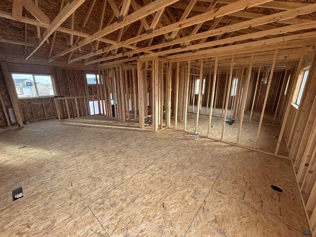 864 BUSHNELL CT, Box Elder, SD 57719