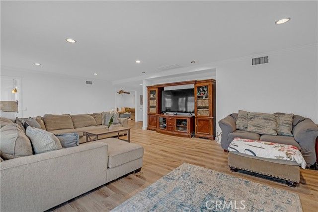 2120 Capuchin Way, Claremont, CA 91711
