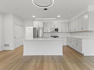 4163 E Hemlock DRIVE #106, Oak Creek, WI 53154