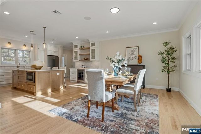 11 Laurel Place, Fairfield, NJ 07004