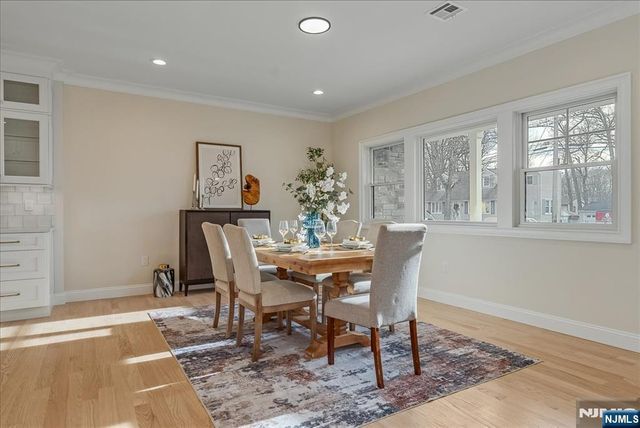 11 Laurel Place, Fairfield, NJ 07004