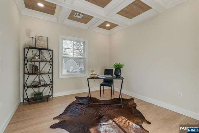 11 Laurel Place, Fairfield, NJ 07004