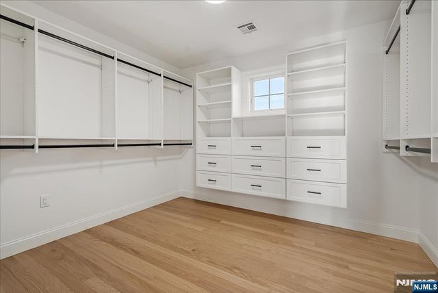 11 Laurel Place, Fairfield, NJ 07004