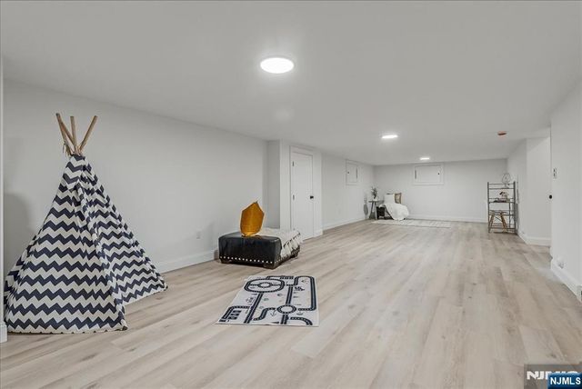 11 Laurel Place, Fairfield, NJ 07004