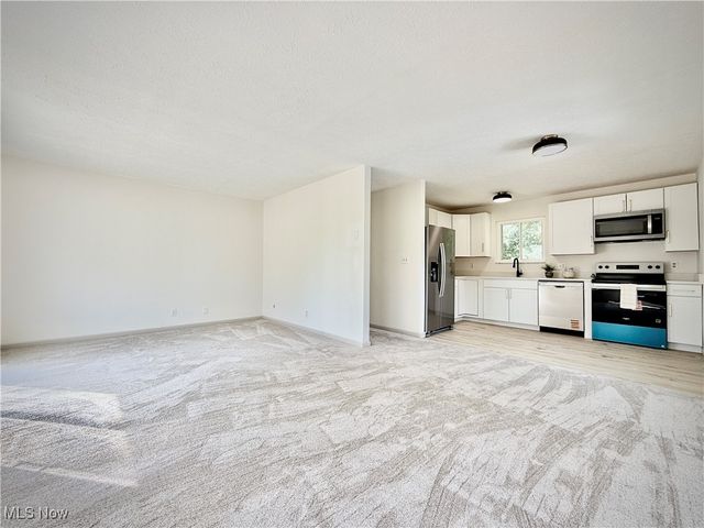 978 Silver Meadows Drive, Kent, OH 44240