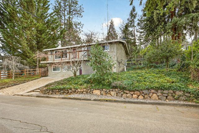 1872 Hope Street, Ashland, OR 97520