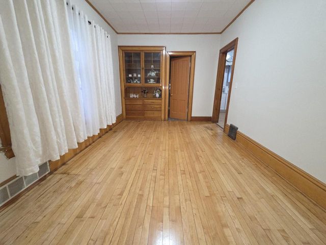 1035 S 33rd STREET, Milwaukee, WI 53215