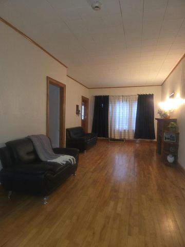 1035 S 33rd STREET, Milwaukee, WI 53215