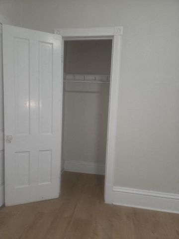 1035 S 33rd STREET, Milwaukee, WI 53215