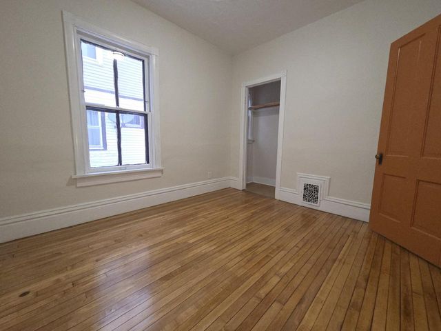 1035 S 33rd STREET, Milwaukee, WI 53215