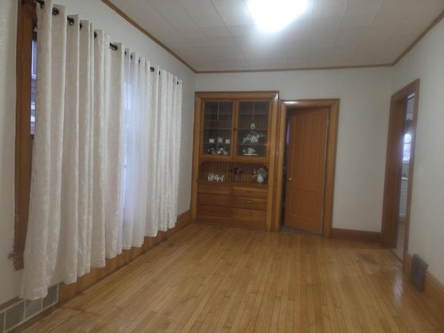 1035 S 33rd STREET, Milwaukee, WI 53215