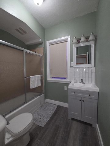 1035 S 33rd STREET, Milwaukee, WI 53215