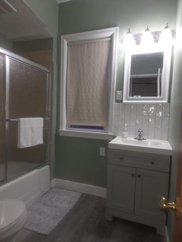 1035 S 33rd STREET, Milwaukee, WI 53215