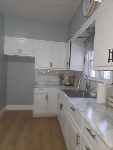 1035 S 33rd STREET, Milwaukee, WI 53215