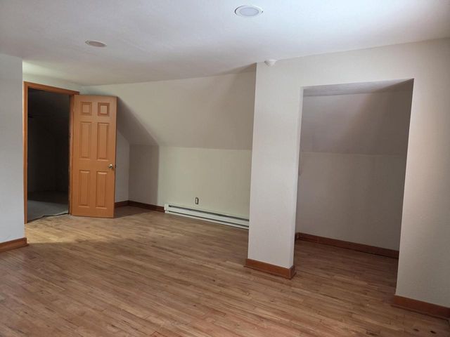 1035 S 33rd STREET, Milwaukee, WI 53215