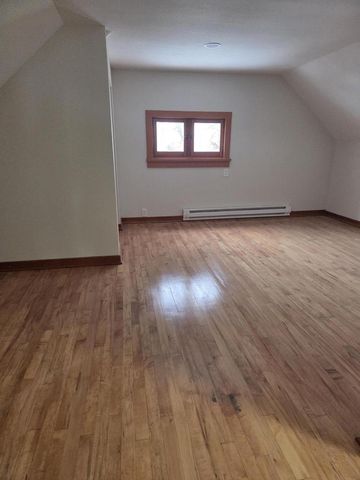 1035 S 33rd STREET, Milwaukee, WI 53215