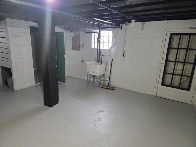 1035 S 33rd STREET, Milwaukee, WI 53215