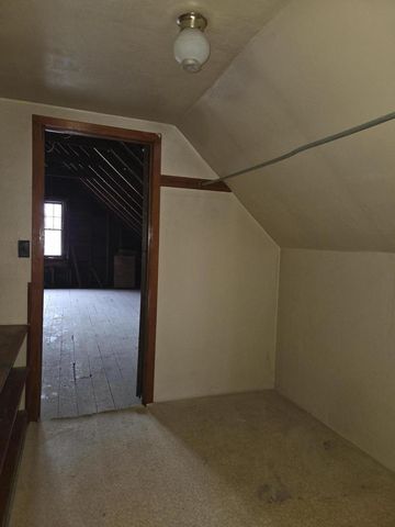 1035 S 33rd STREET, Milwaukee, WI 53215