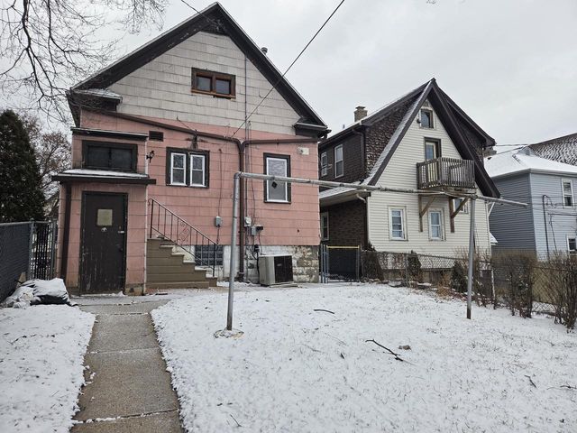 1035 S 33rd STREET, Milwaukee, WI 53215