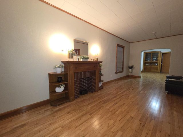 1035 S 33rd STREET, Milwaukee, WI 53215