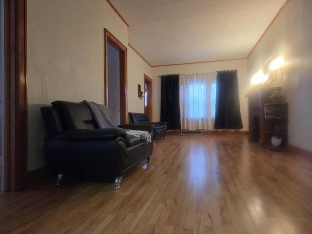 1035 S 33rd STREET, Milwaukee, WI 53215