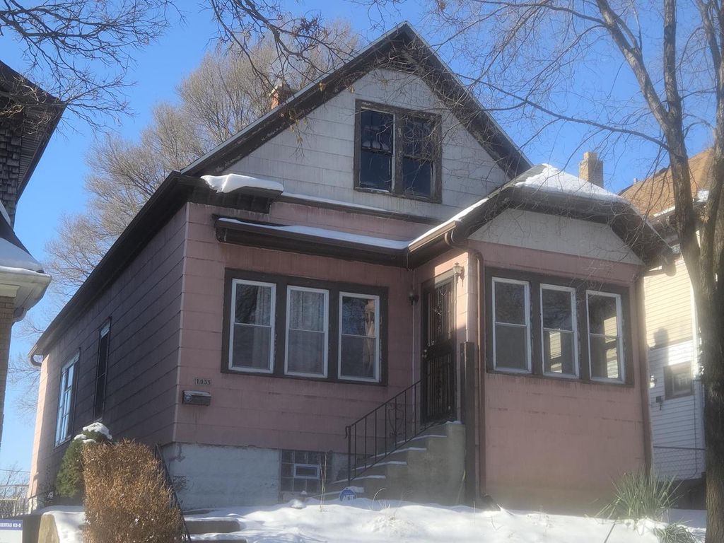 1035 S 33rd STREET, Milwaukee, WI 53215
