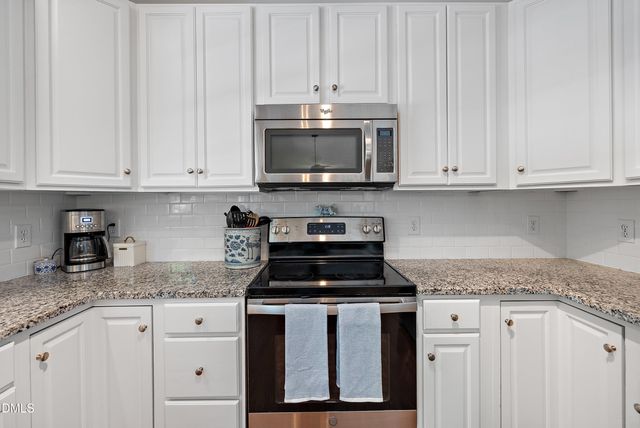 8708 Erinsbrook Drive, Raleigh, NC 27617