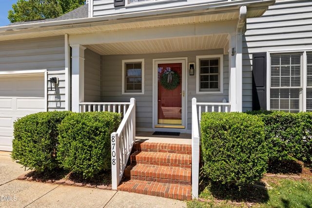 8708 Erinsbrook Drive, Raleigh, NC 27617