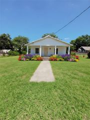 404 N Hill Street, Itasca, TX 76055